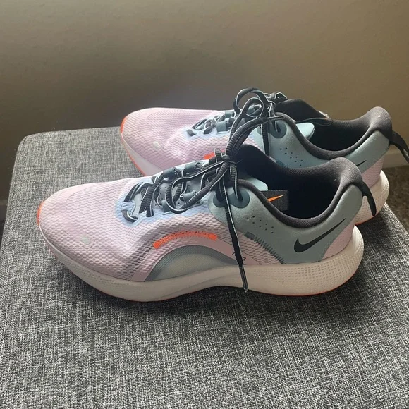 Nike Pink and Black React Escape Run - Picture 2 of 7